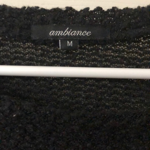 Light fuzzy sweater - Picture 2 of 3